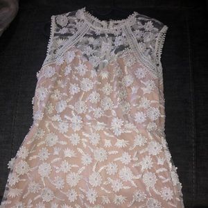 Sleeveless white/ nude lace dress